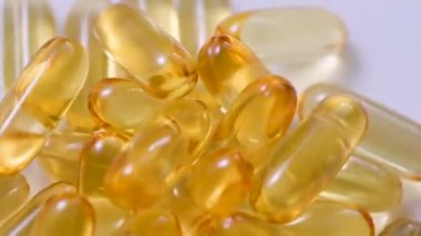 Omega 3, 6, 9 balık yağı, vitamin ve gıda takviyesi kapsülü.