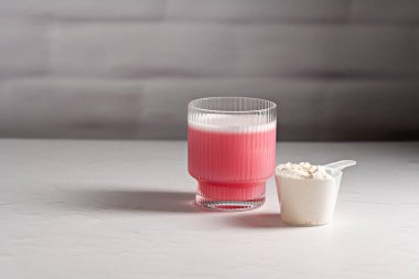 Kolajen protein tozu. Bir kepçedeki protein tozu. Boşluğu kopyala