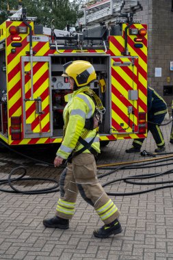 Corby, İngiltere, İngiltere - 31 Ağustos 2024: İtfaiye bir acil durum itfaiye servisine katıldı