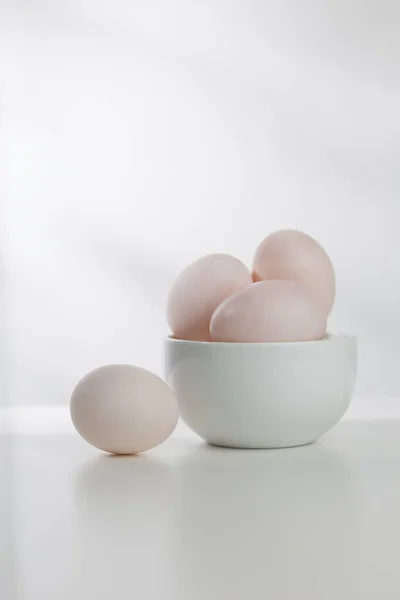 Duck Eggs White Bowl White Wooden Table — Stock Photo, Image