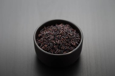 Siyah kasede böğürtlen, hammaddeler.