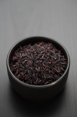 Siyah kasede böğürtlen, hammaddeler.