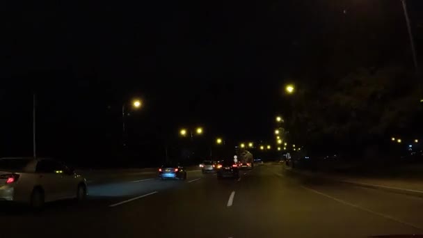 Muscat Otoyolunda Trafik Yolu Manzaralı Bir Araba Sürüyorum Şehir Manzaralı — Stok video