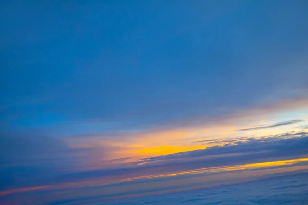 Летаю Над Сумерками Полет Облаках Сумерками — стоковое фото