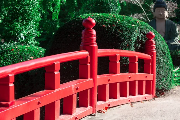 Röd Balustrad Parken Sidewalk Den Kinesiska Parken — Stockfoto