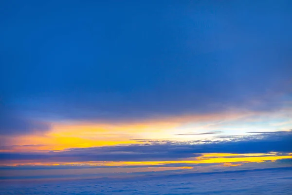 Şafak Vakti Bulutlar Yumuşak Işıkla Sabah Bulutları — Stok fotoğraf