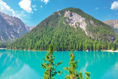 Lago di Braies in Italy . Scenery of green mountain and lake 