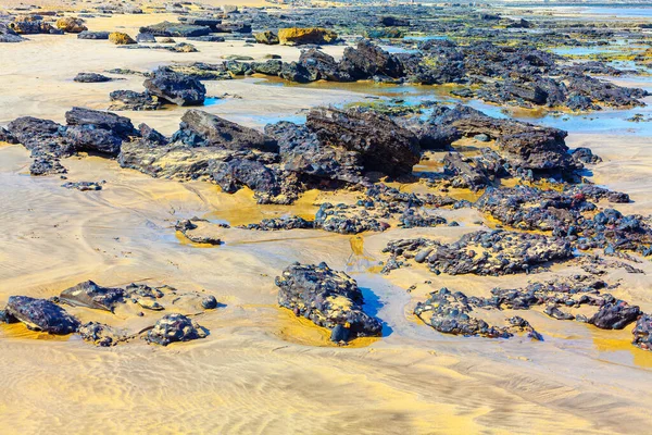 Zandkust Met Vulkanische Rotsen Kustlandschap Van Canarische Eilanden — Stockfoto