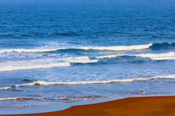 Ocean Waves Sandy Coast Beautiful Blue Ocean — Stock Photo, Image