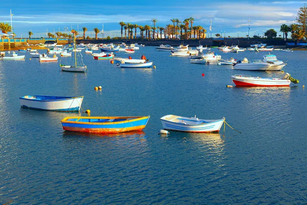 Lagune Mit Holzbooten Wasserbucht Von Arrecife Auf Lanzarote — Stockfoto