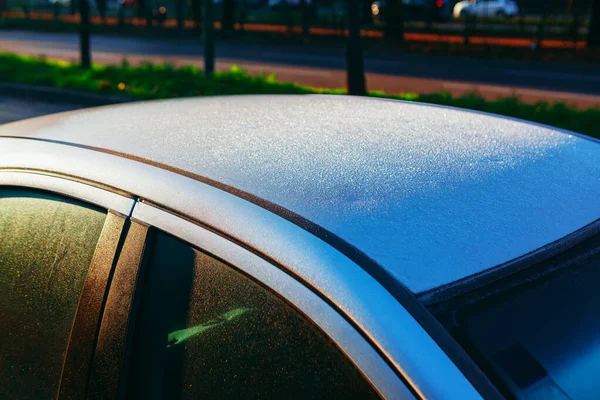 Arabanın Tavanında Buz Var Arabanın Çatısında Donmuş — Stok fotoğraf