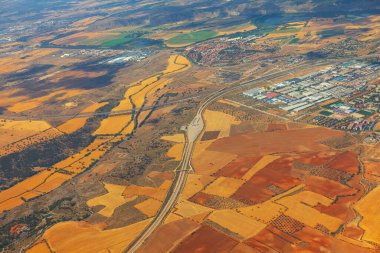 Güney hava sahası manzarası. Madrid banliyö manzarası yukarıdan