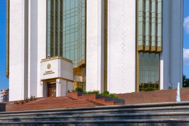Moldova Cumhuriyeti Başkanlığı 'na giriş ve merdivenler