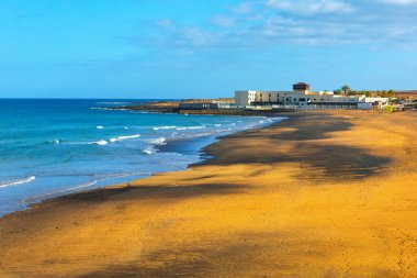 Playa Blanca, Fuerteventura, Kanarya Adaları, İspanya. Atlantik Okyanusu kıyısındaki kumsal 