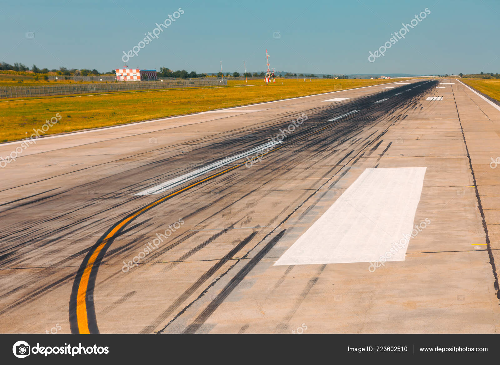 Imagens de Chão aeroporto pista sem royalties | DepositPhotos, image size:1600x1167
