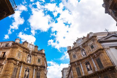 Sicilya, Palermo 'daki Piazza Vigliena' da Quattro Canti Binası