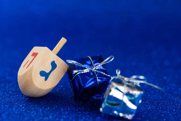 Jewish Holiday Hanukkah Concept Wooden Dreidel Spinning Top Gift Present — Stockfoto