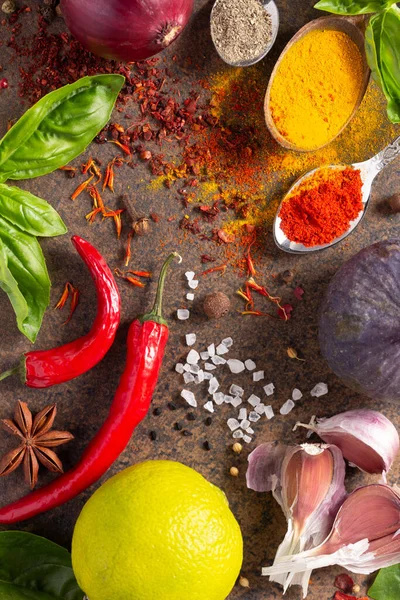 Verscheidenheid Van Kruiden Specerijen Tafel Achtergrond Koken Concept Ingrediënten Aan — Stockfoto