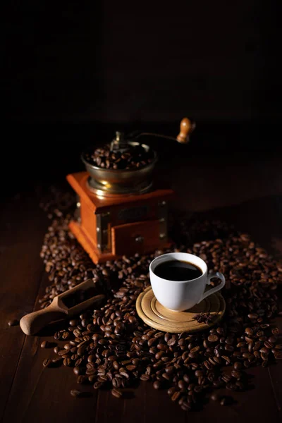 커피와 테이블 배경의 메이드 로열티 프리 스톡 사진