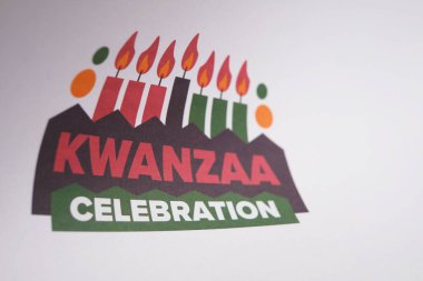 Kwanzaa Mutlu Kutlamalar. Afro-Amerikan kültür bayramı. Yedi gün festival, 26 Aralık 'tan 1 Ocak' a kadar yıllık kutlama. Siyah tarih. Poster