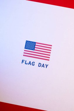 ABD 'de Ulusal Bayrak Günü. ABD 'de yıllık 14 Haziran tatili kutlandı. Amerikan bayrağıyla vatansever tarzı tasarım. Poster, tebrik kartı, afiş ve geçmiş. Görüntü