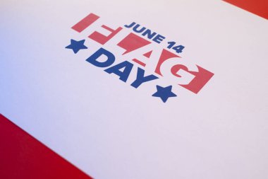 ABD 'de Ulusal Bayrak Günü. ABD 'de yıllık 14 Haziran tatili kutlandı. Amerikan bayrağıyla vatansever tarzı tasarım. Poster, tebrik kartı, afiş ve geçmiş. Görüntü