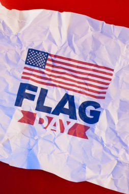 ABD 'de Ulusal Bayrak Günü. ABD 'de yıllık 14 Haziran tatili kutlandı. Amerikan bayrağıyla vatansever tarzı tasarım. Poster, tebrik kartı, afiş ve geçmiş. Görüntü