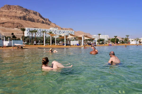 Dead Sea Isr Nov 2022 Turystyka Pływająca Nad Morzem Martwym — Zdjęcie stockowe