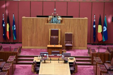 CanbERRA, ACT - 16 MAR 2023 Avustralya Parlamento Binası 'nda Avustralya Senatosu. Senato 76 senatörden oluşuyor. Her eyaleti 12 senatör temsil ediyor ve her bölgeyi 2 senatör temsil ediyor..