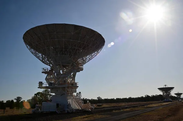 Narrabi Nsw Mar 2023 澳大利亚望远镜紧凑阵列Narrabri Nsw附近射电望远镜天线的轮廓 观测恒星形成 超新星和磁场 — 图库照片