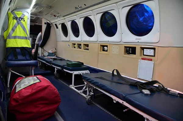 ドバイ ニューサウスウェールズ州 2023年3月7日 ロイヤル フライング ドクター サービス キャビンは オーストラリアの800万Kmにわたって生活 旅行をしている人々に医療と24時間緊急サービスを提供しています — ストック写真