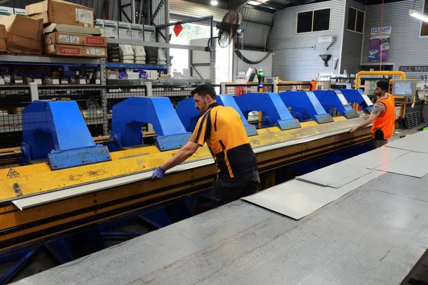 Sydney Mar 2023 Pracovníci Kovovýrobě Australský Kovodělný Průmysl Vyrábí Železo — Stock fotografie
