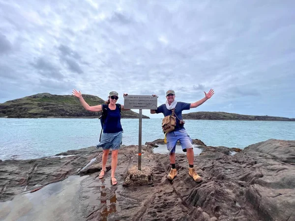 Happy Australian Couple Stand Northernmost Point Australian Continent Located Top — Stock Photo, Image