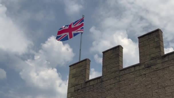 Bandeira Nacional Reino Unido Voa Castelo — Vídeo de Stock