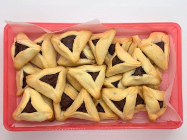 Purim Yahudi bayram kurabiyeleri Hamentashen Ozen Haman 'ın hediye kutusuna destek oldu..