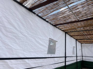 Boş Sukkah ya da İbranice Succah Yahudi bayramı için geçici bir kulübe..