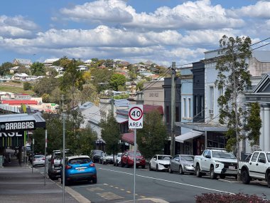 GYMPIE, QLD - SEP 15 2024: Gympie kasabası merkez ticaret bölgesi ve Gympie Bölgesi yerel yönetim merkezi. 2021 nüfus sayımına göre Gympie 'nin nüfusu 22.424 kişidir.
