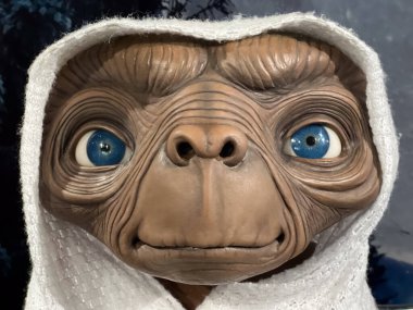 SYDNEY - 29 Aralık 2024: E.T. 'nin balmumu işi Madam Tussauds 'un balmumu müzesindeki Dünya Dışı Varlık. ET' nin yüzü şair Carl Sandburg, Albert Einstein ve bir pug dog 'dan esinlenilmiştir..
