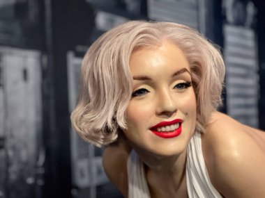 SYDNEY - 29 DEC 2024: Madame Tussauds balmumu müzesinde Marilyn Monroe 'nun balmumu çalışması. Marilyn Monroe Amerikalı bir aktris ve mankendi. 1950' lerin ve 1960 'ların başlarındaki en popüler seks sembollerinden biri haline geldi.