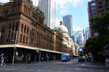 SYDNEY - DEC 29 2024: The Queen Victoria Building (kısaca QVB) Sydney New South Wales, Avustralya 'da 19. yüzyıl sonlarında inşa edilen bir binadır.