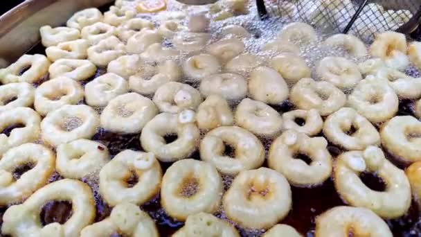 Турецкий Пончик Локма Жареное Тесто Отличие American Donuts Lokma Melts — стоковое видео