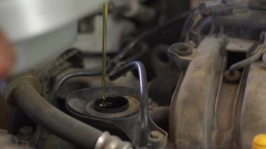 El Arabası Tamirhanesi Yakıt Depolama ve Dökme Yağı Motor, Bakım ve Otomobil Tamirhanesinde Performans. 