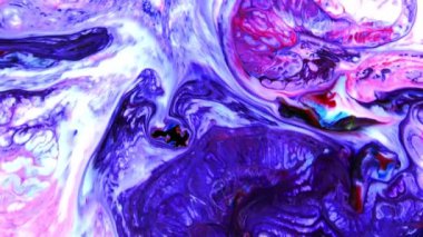 Psikedelik renkli renkli resimlerle soyut bir arkaplan. Sıvı boyanın hareket edip yavaşça kaymasıyla organik etki. Dönüyor ve yayılıyor.