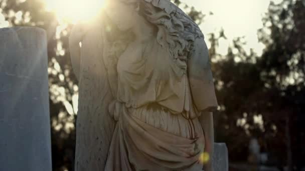 Evening Sun Original Historical Christian Religious Woman Sculpture Footage — Vídeo de Stock