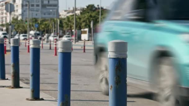Şehir Trafiğinde Arabalar Hareket Ediyor — Stok video