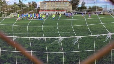 Yeşil Futbol Sahasında Futbol Antrenmanı Gol Ağı Görüntüleri.
