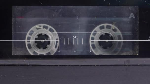 古旧而肮脏的盒式磁带播放旋转画面 — 图库视频影像