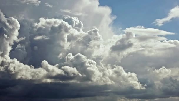 Nubes Lluvia Densa Moviéndose Cielo Imágenes Primavera — Vídeos de Stock