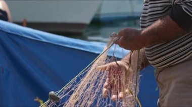 Balıkçı Yavaş Çekimde Nets 'te Yosun Temizledi.