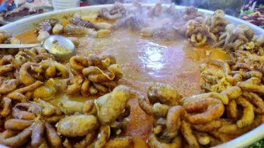 Pirinç ve Kuzu Bağırsağından Yapılan Geleneksel Türk Koyun Tabağı.